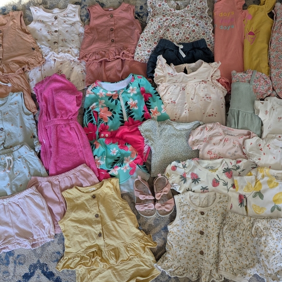 Baby Girl 18 Month Clothing Bundle - Picture 1 of 10